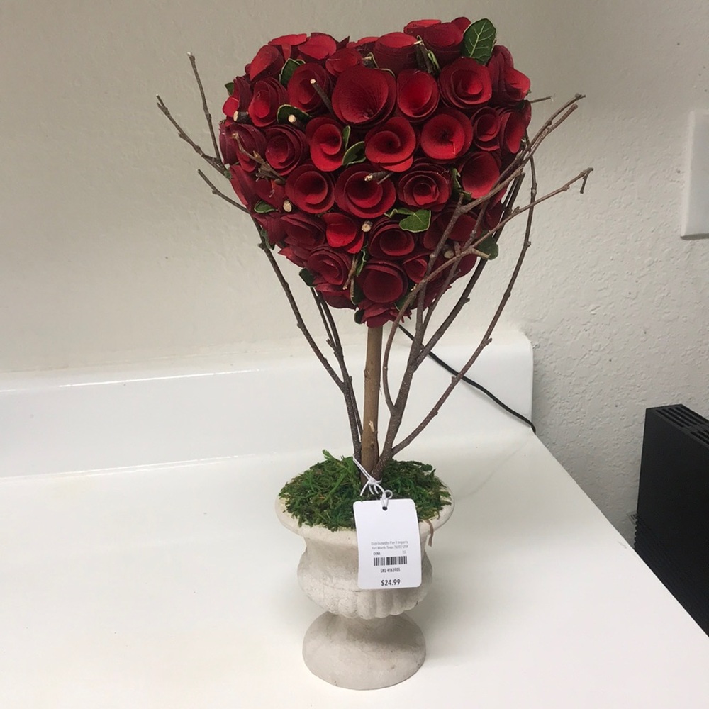 Wood curl heart topiary